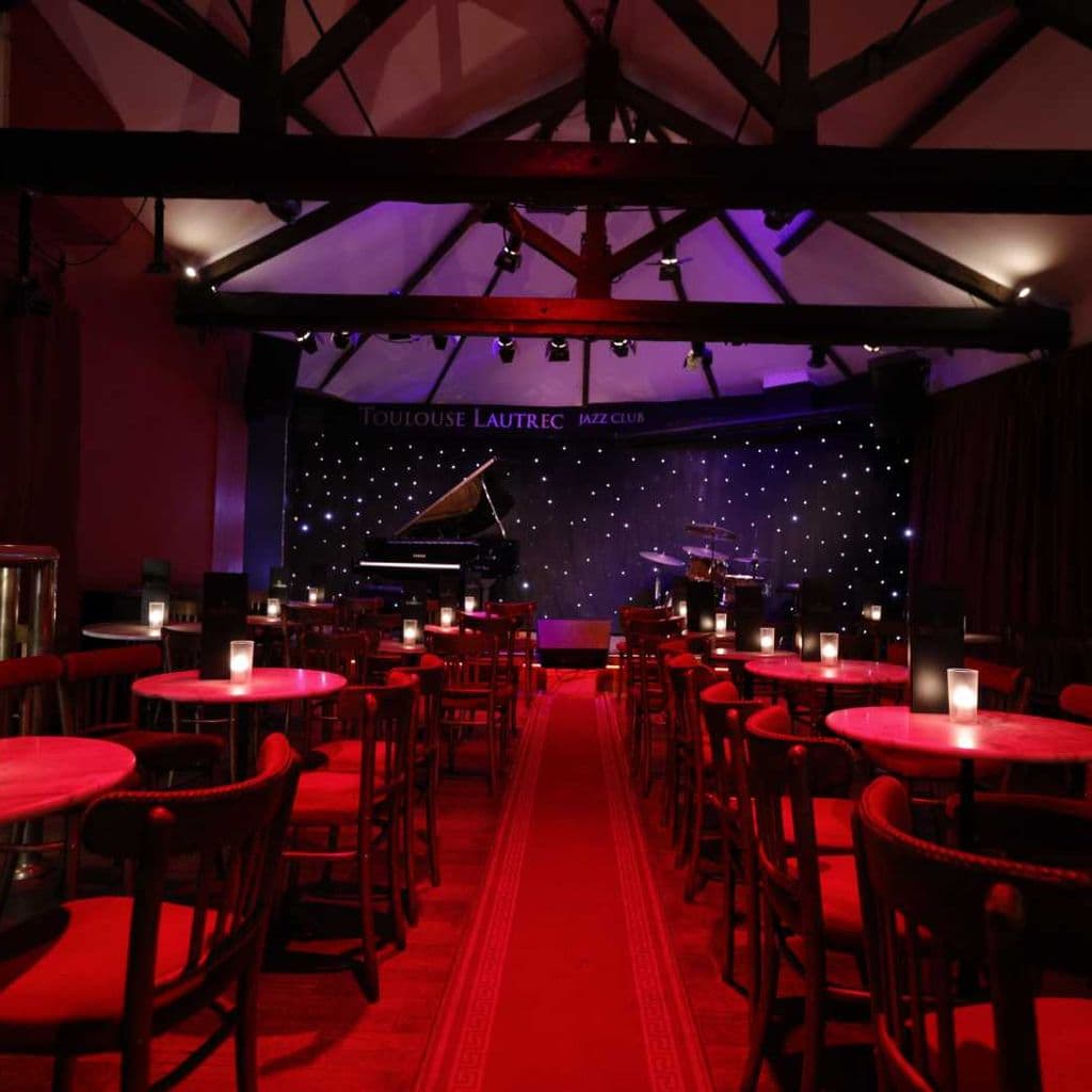 image of Toulouse Lautrec venue with seating